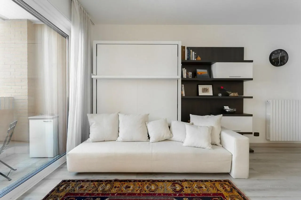Apartment Pastorelli - With Parking - By Halldis Milan